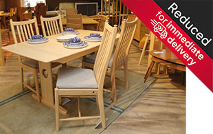Ercol Windsor Dining Table and 4 Chairs detail page